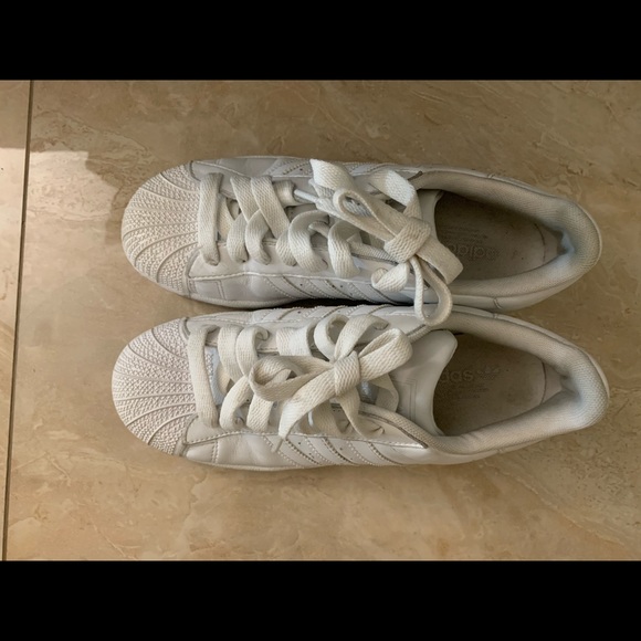 Big Boy or Girl Shell Toe Adidas - Picture 6 of 6